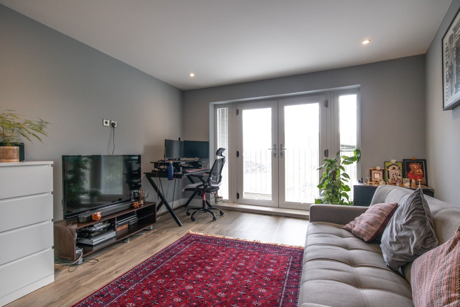 2 bed flat for sale in Robins Gate, Bracknell  - Property Image 3