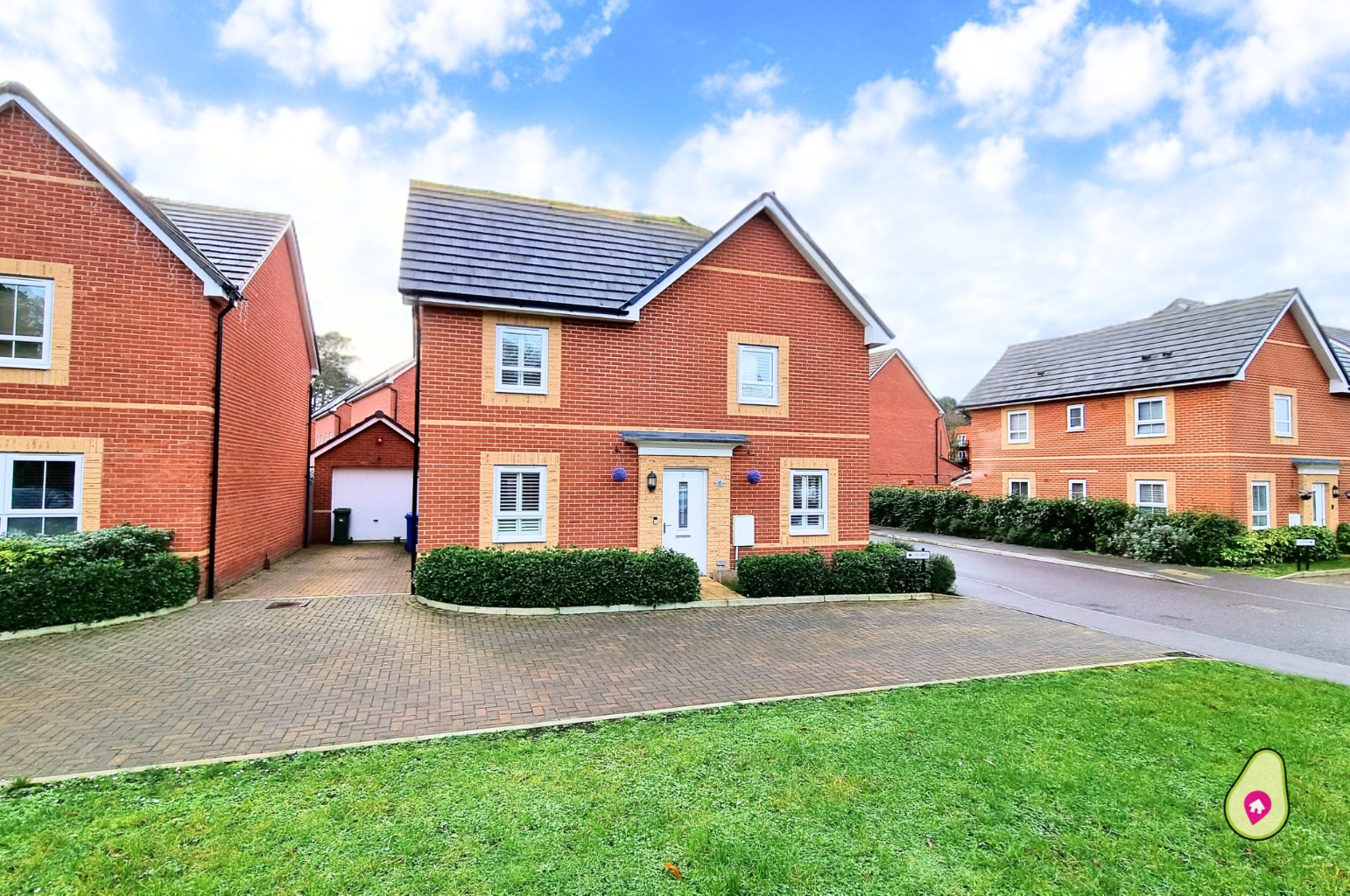 4 bed detached house for sale in Compton Mead, Crowthorne  - Property Image 1