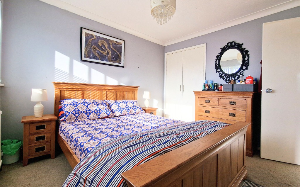 3 bed terraced house for sale in Wild Briar, Wokingham  - Property Image 7