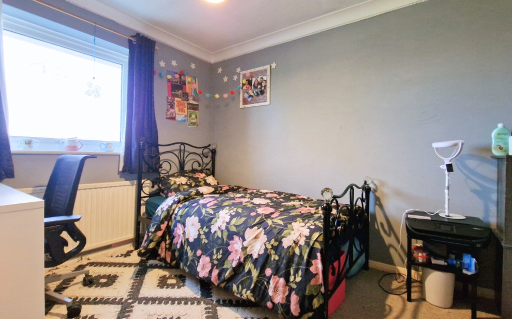 3 bed terraced house for sale in Wild Briar, Wokingham  - Property Image 11
