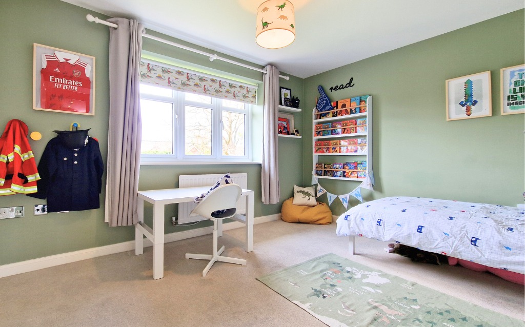 4 bed detached house for sale in Nicholson Drive, Wokingham  - Property Image 15