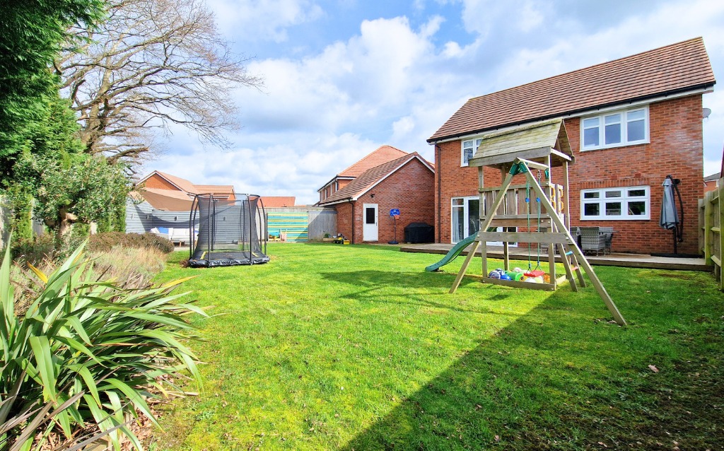 4 bed detached house for sale in Nicholson Drive, Wokingham  - Property Image 21