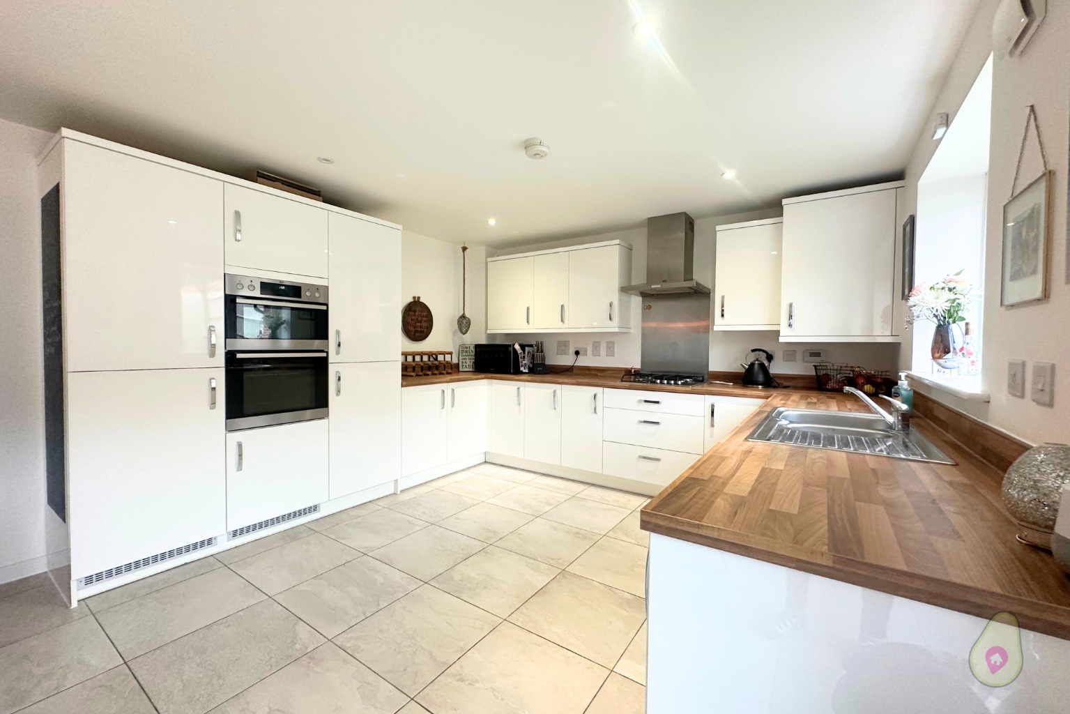 4 bed semi-detached house for sale in Langford Avenue, Reading  - Property Image 3