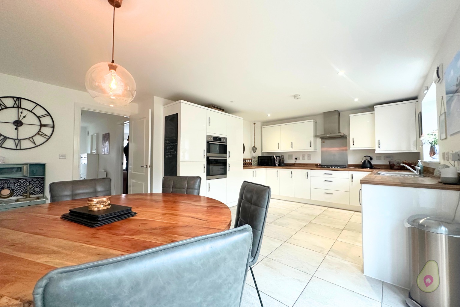 4 bed semi-detached house for sale in Langford Avenue, Reading  - Property Image 2