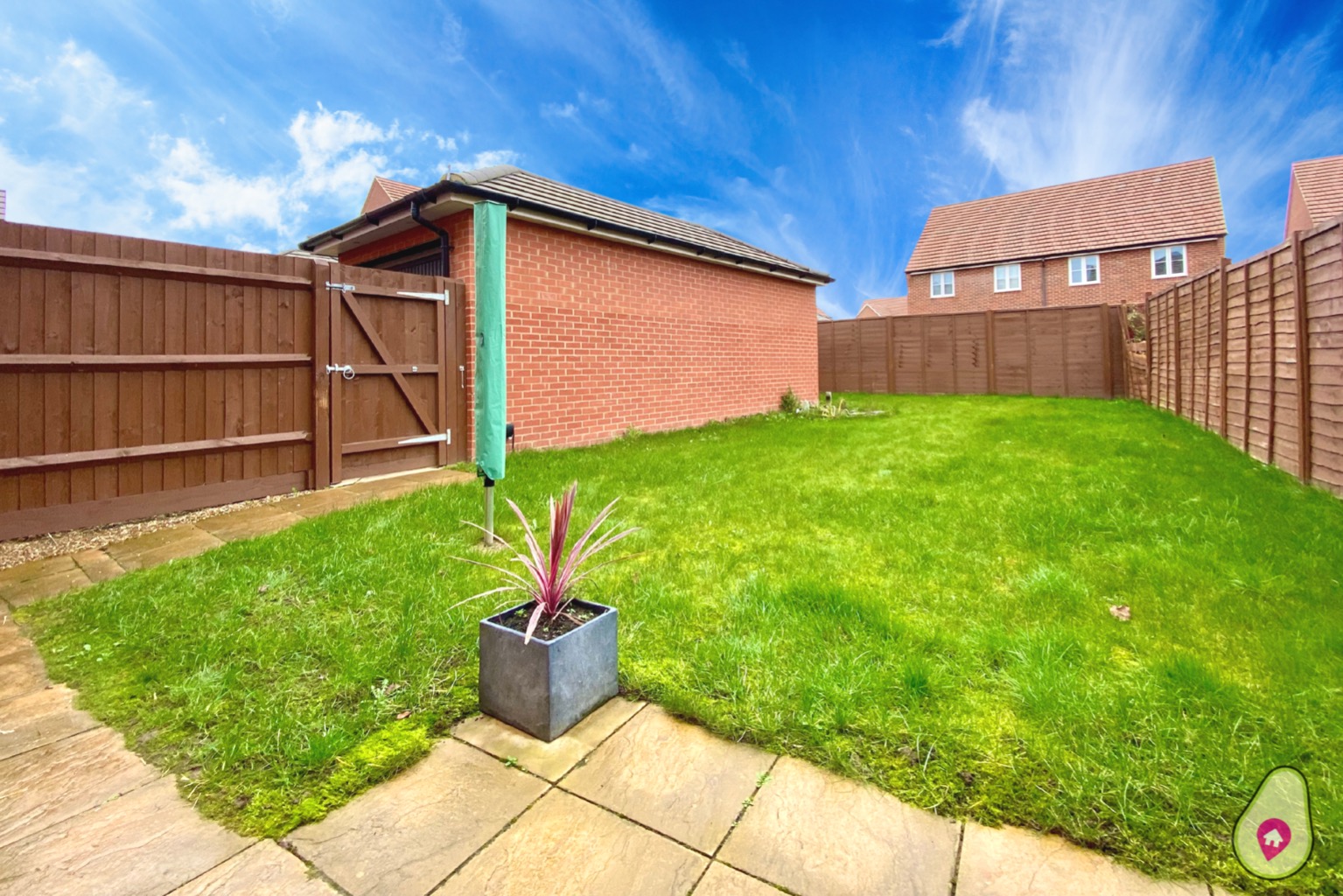 4 bed semi-detached house for sale in Appleton Way, Reading  - Property Image 3