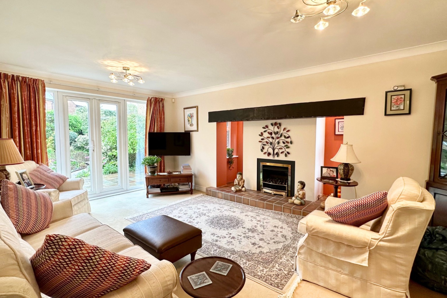 6 bed detached house for sale in The Manor, Reading  - Property Image 6