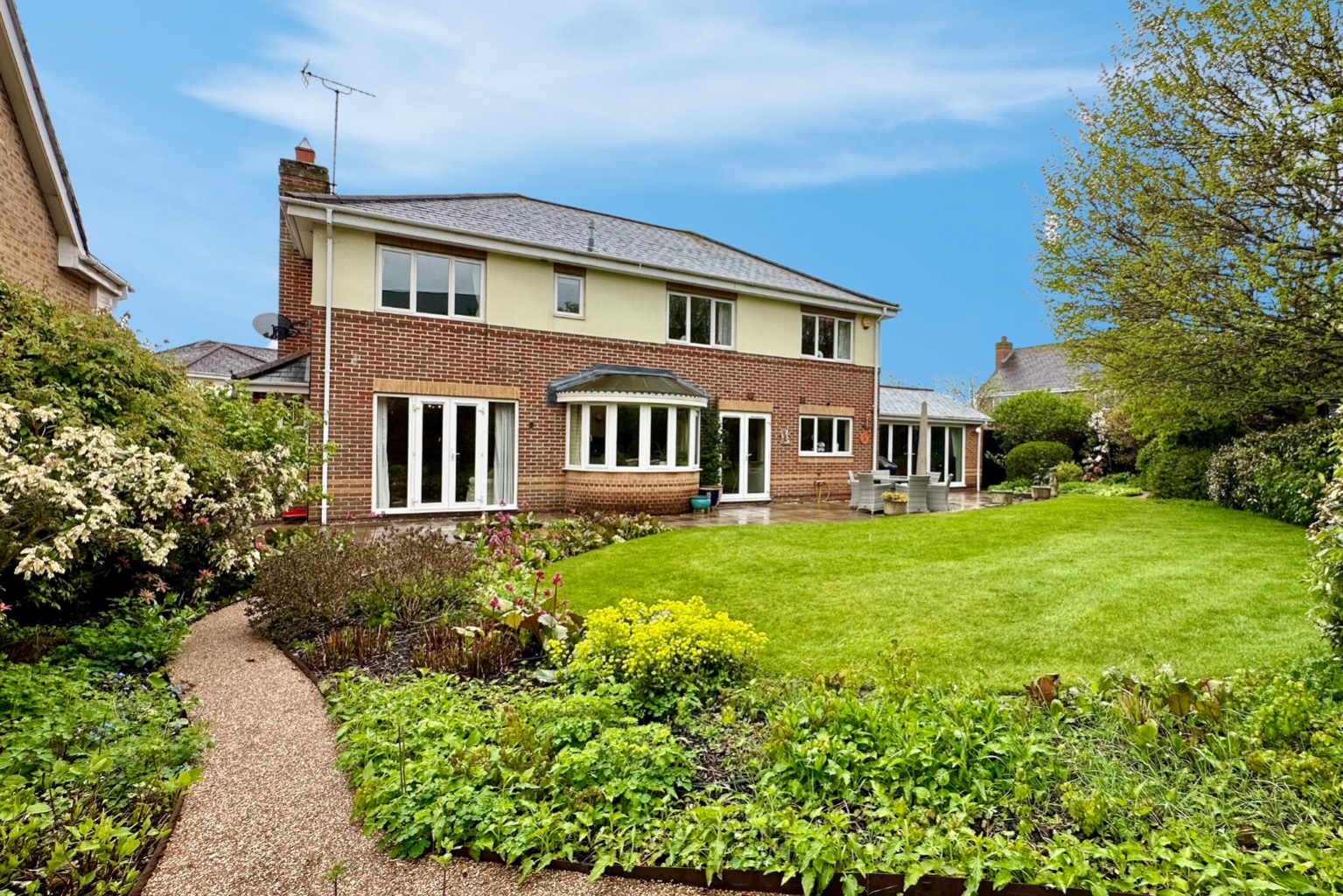 6 bed detached house for sale in The Manor, Reading  - Property Image 2