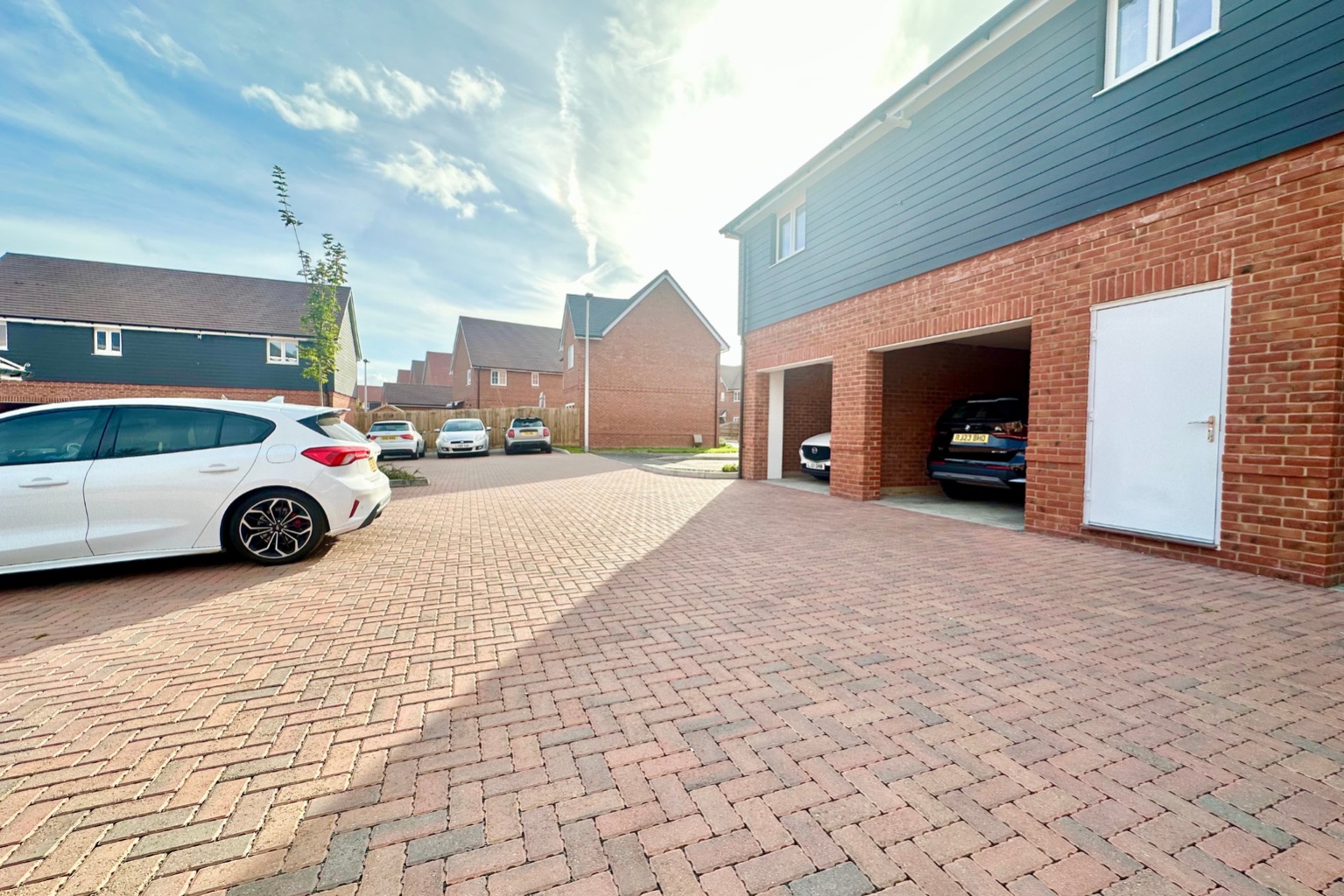 3 bed terraced house for sale in Harvest Path, Wokingham  - Property Image 26