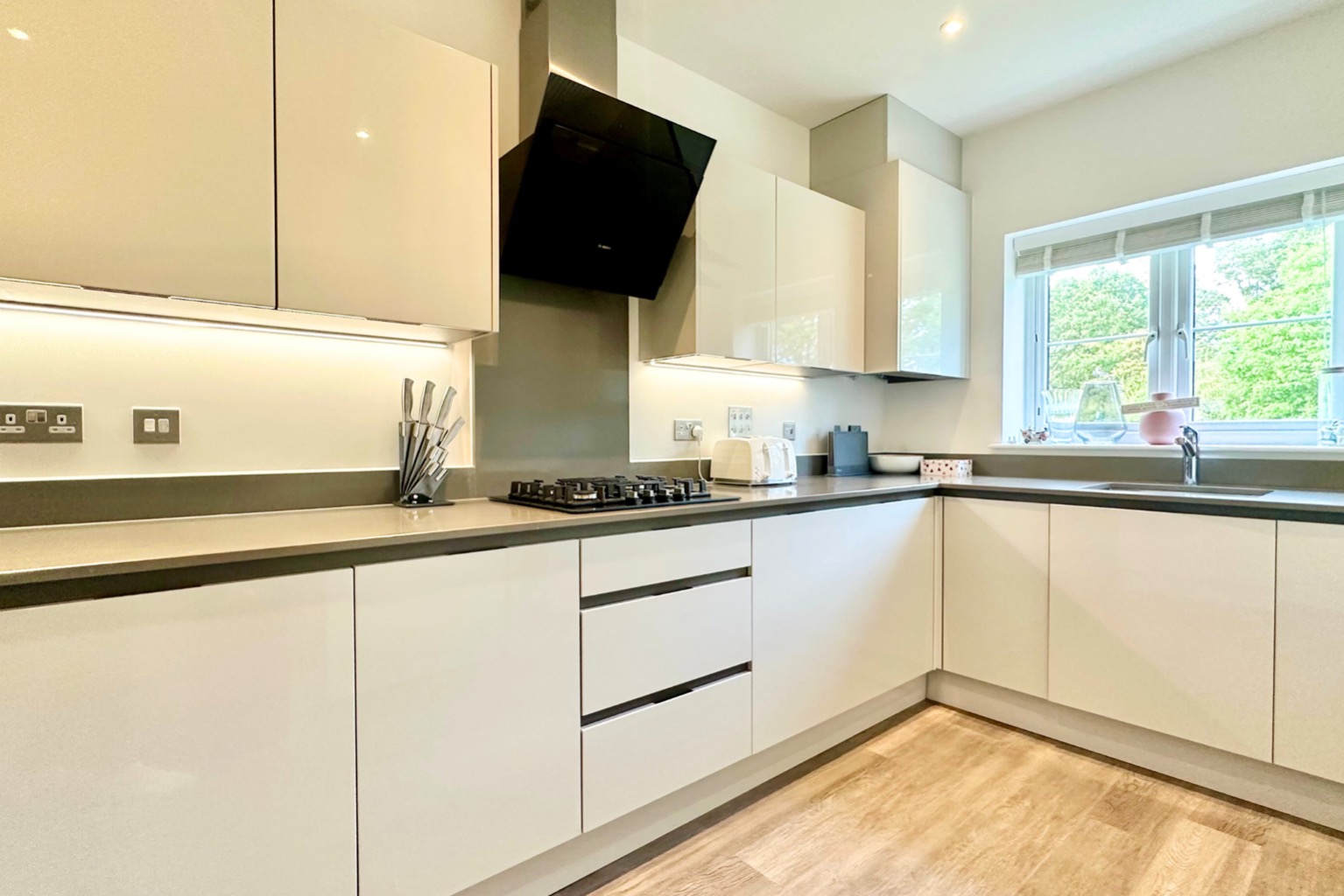 3 bed terraced house for sale in Harvest Path, Wokingham  - Property Image 7