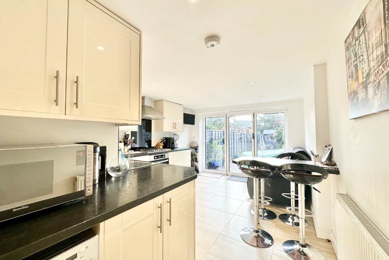 2 bed semi-detached house for sale in Howard Road, Wokingham  - Property Image 7
