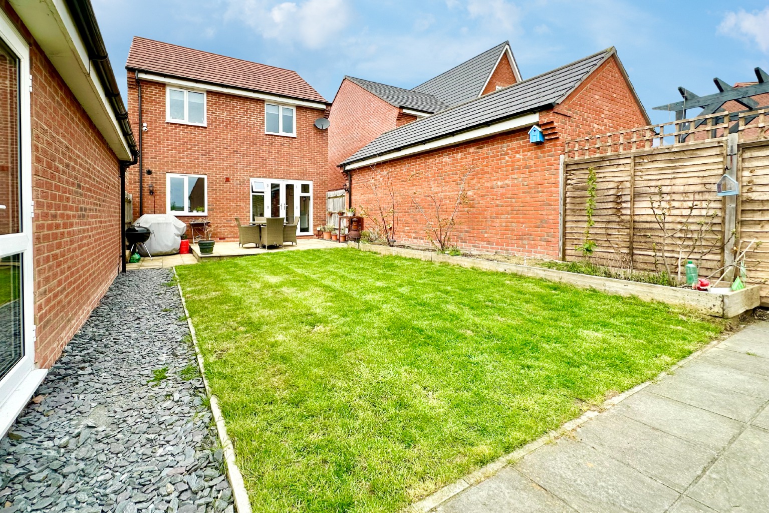 3 bed detached house for sale in Shinfield, Berkshire  - Property Image 18