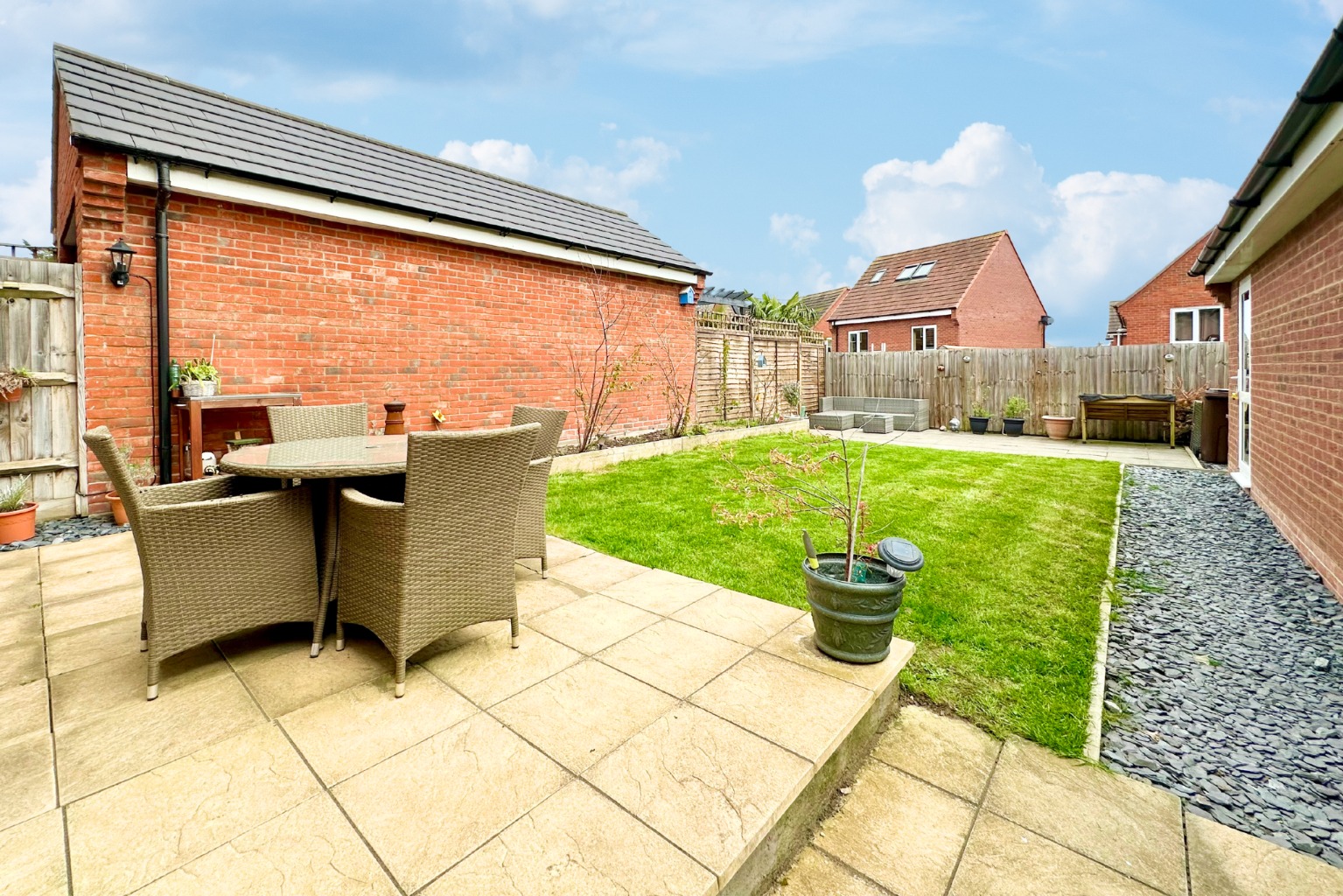 3 bed detached house for sale in Shinfield, Berkshire  - Property Image 19