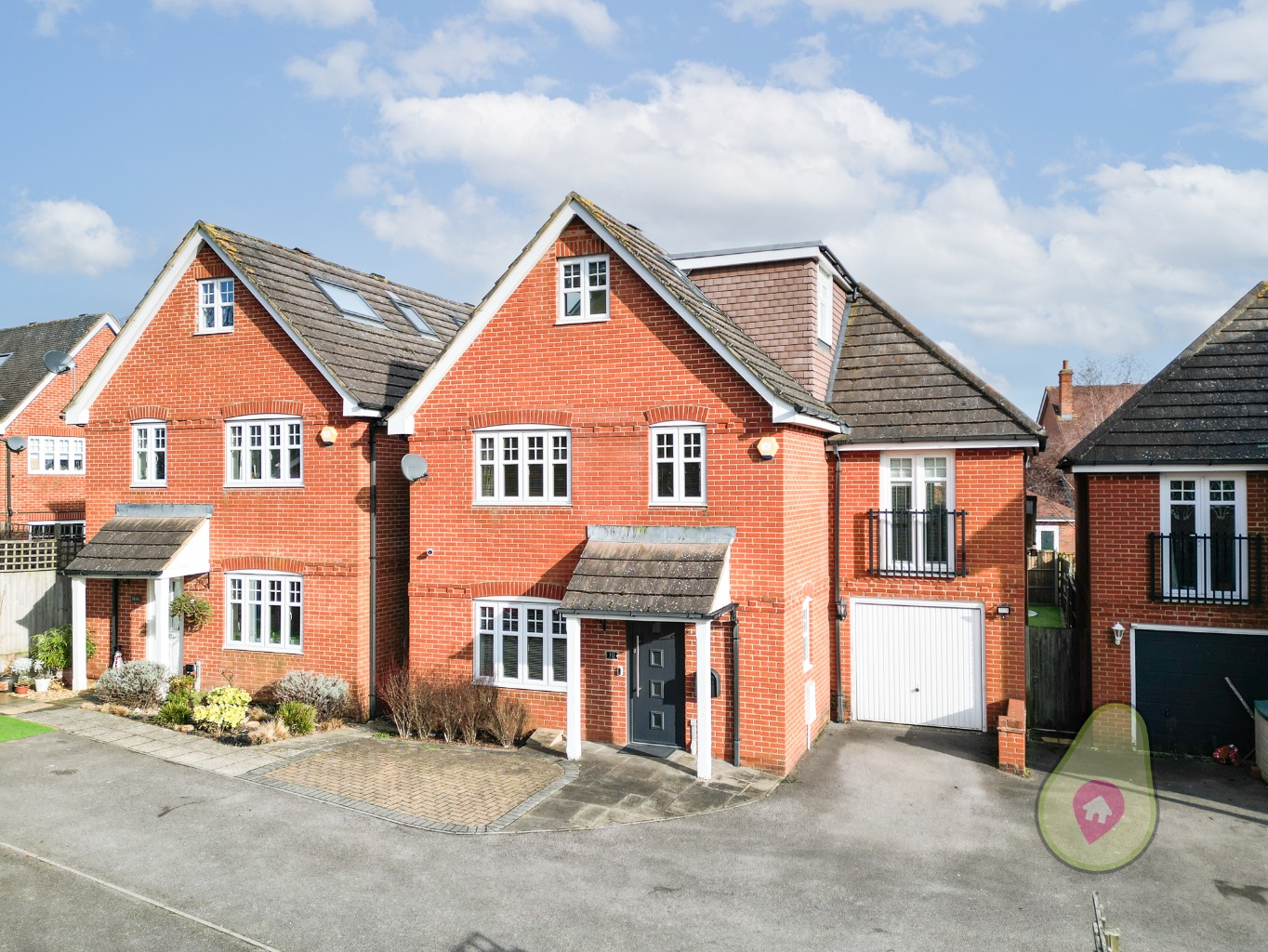 5 bed detached house for sale in Teal Grove, Reading - Property Image 1