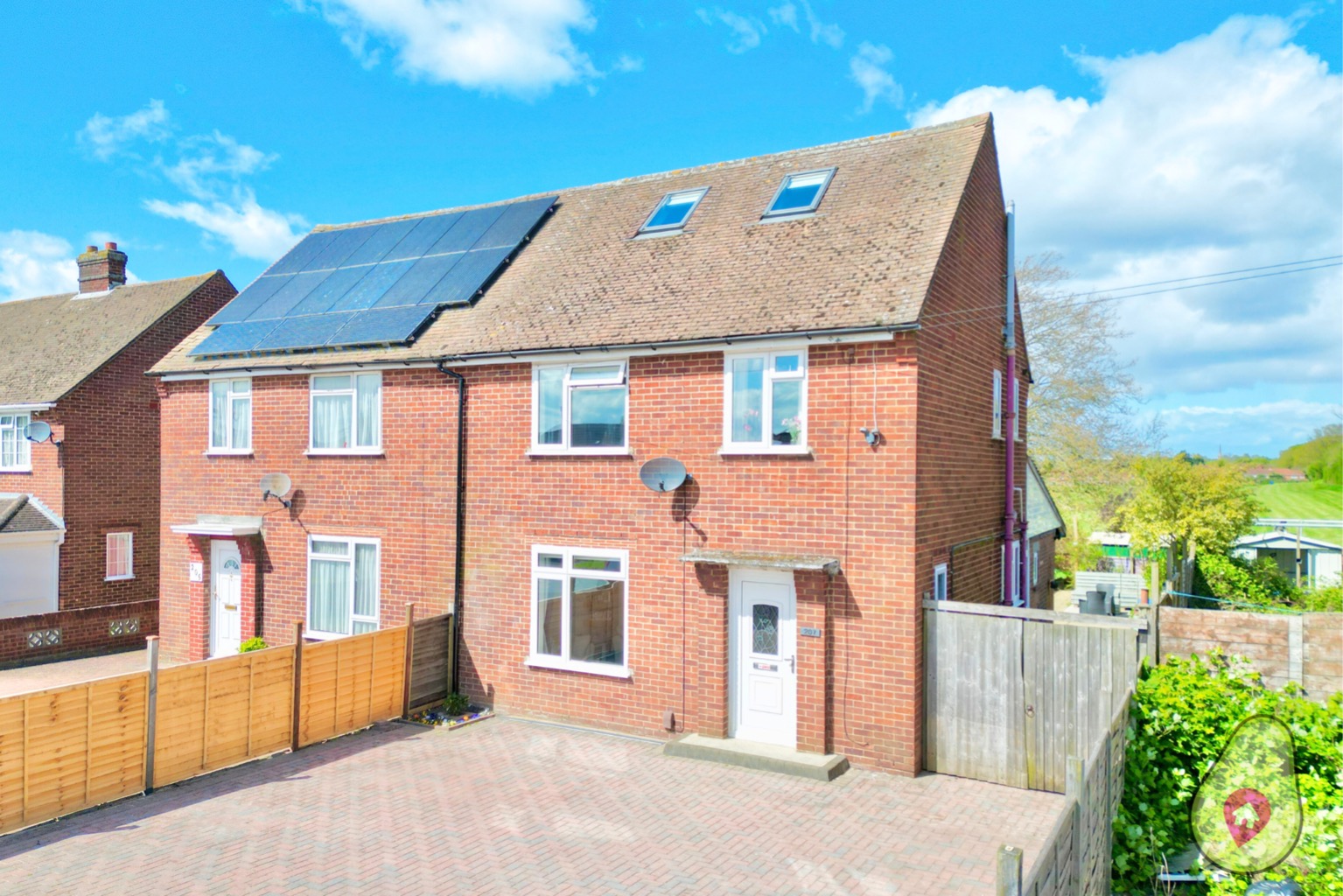 3 bed semi-detached house for sale in Hartland Road, Reading - Property Image 1