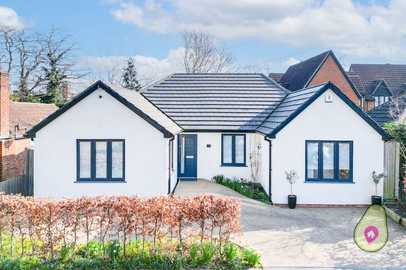 4 bed detached bungalow for sale in The Mount, Reading - Property Image 1