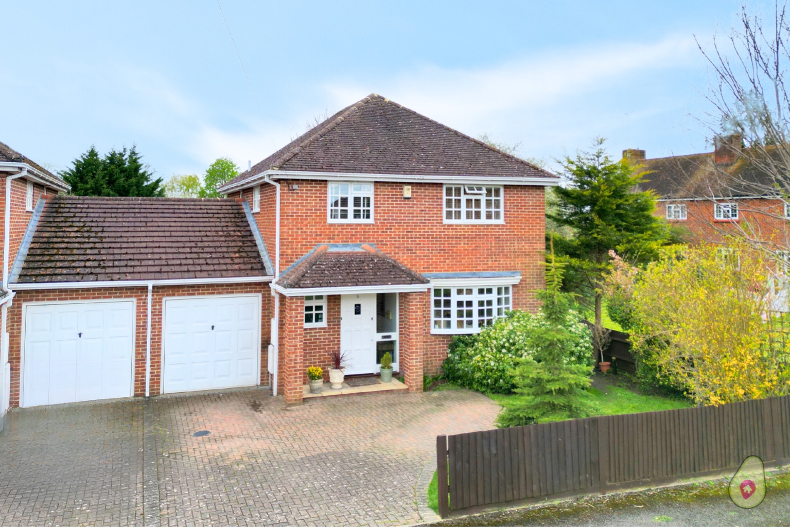 4 bed link detached house for sale in Wheatfields Road, Wokingham - Property Image 1