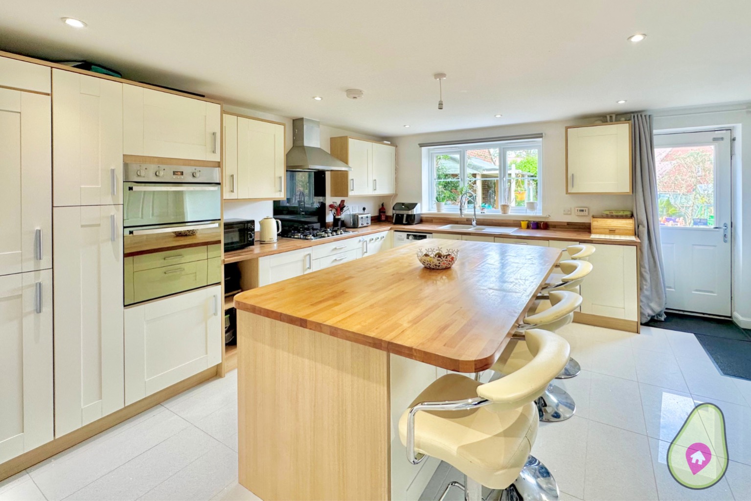 5 bed detached house for sale  - Property Image 3