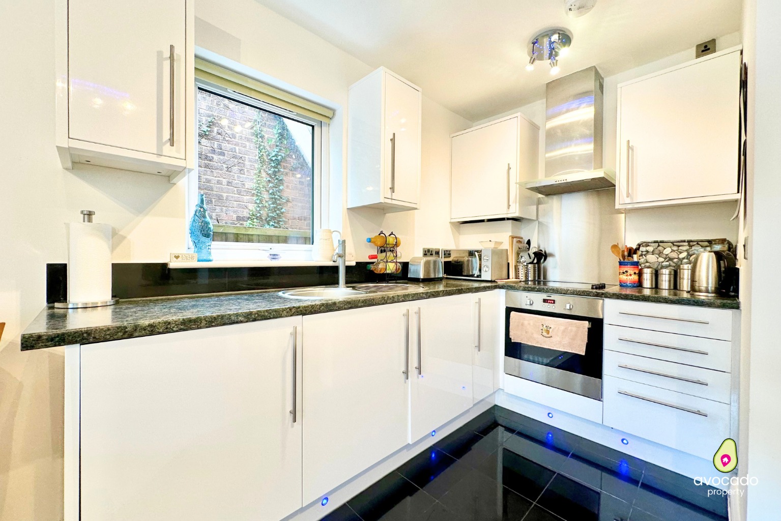 1 bed ground floor flat for sale in Reading Road  - Property Image 4
