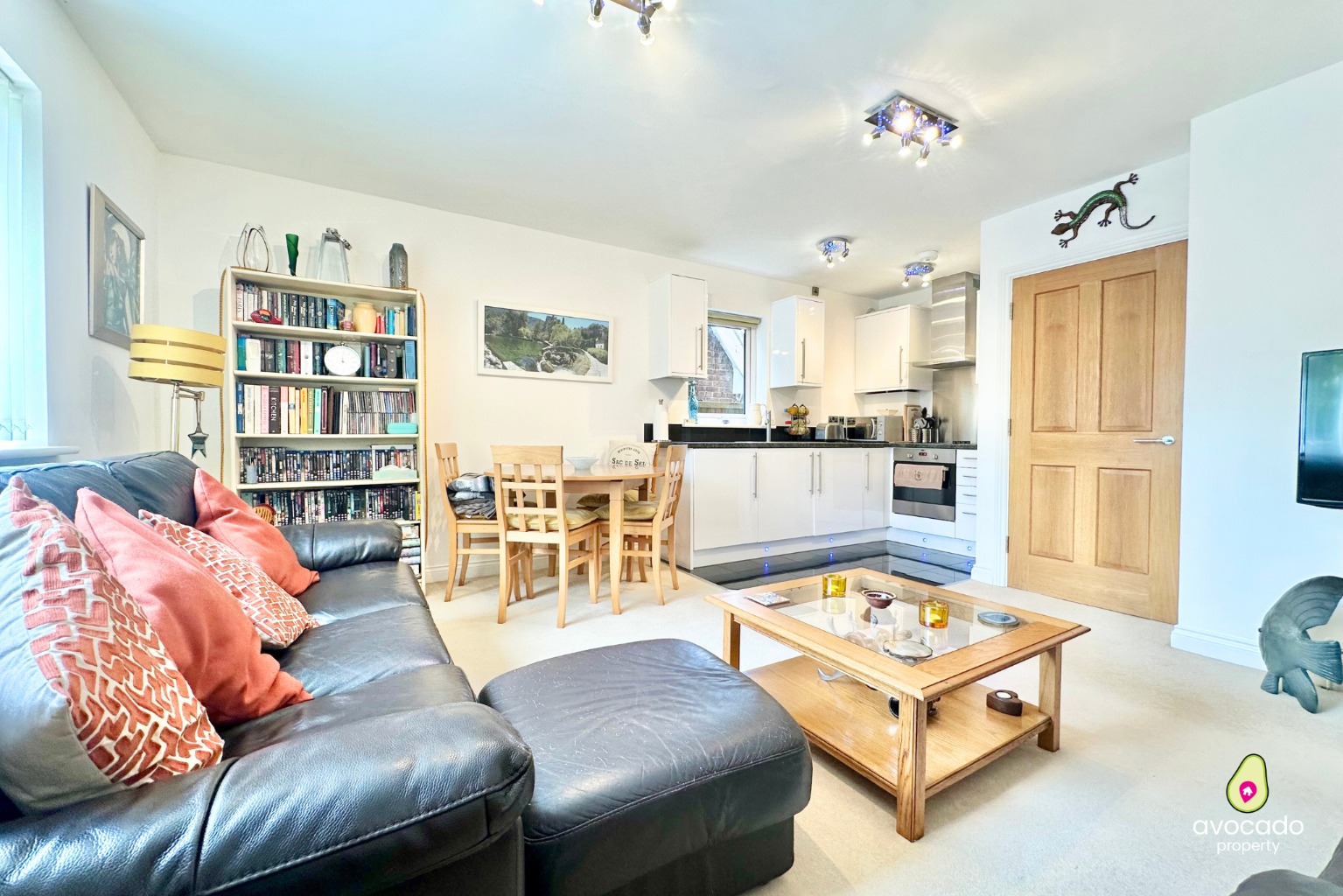 1 bed ground floor flat for sale in Reading Road  - Property Image 4