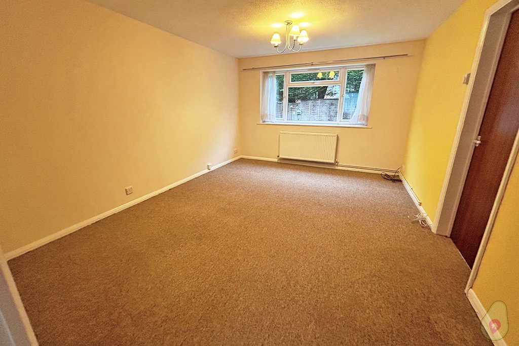 1 bed ground floor maisonette for sale in Oakengrove Road, Buckinghamshire  - Property Image 4