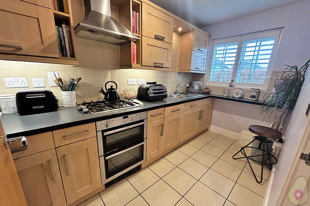 2 bed terraced house for sale in Gardener Walk  - Property Image 5