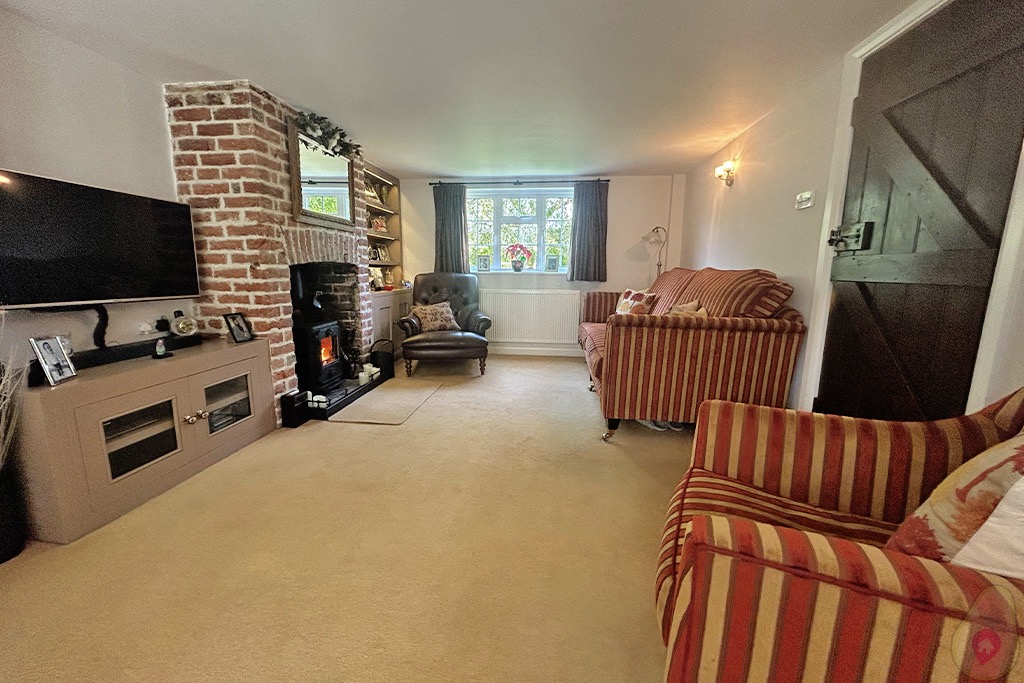 4 bed semi-detached house for sale in Penn  - Property Image 4