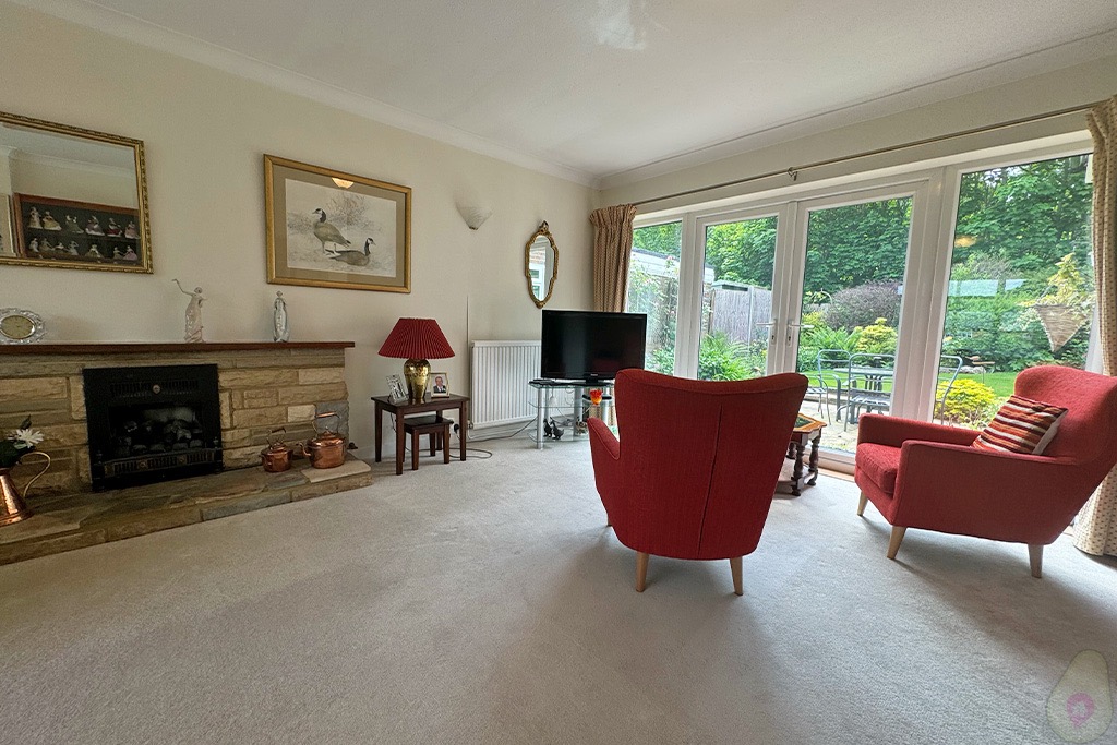 4 bed detached house for sale in The Garth, Buckinghamshire  - Property Image 2