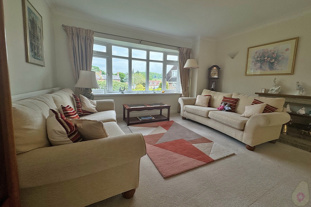 4 bed detached house for sale in The Garth, Buckinghamshire  - Property Image 3