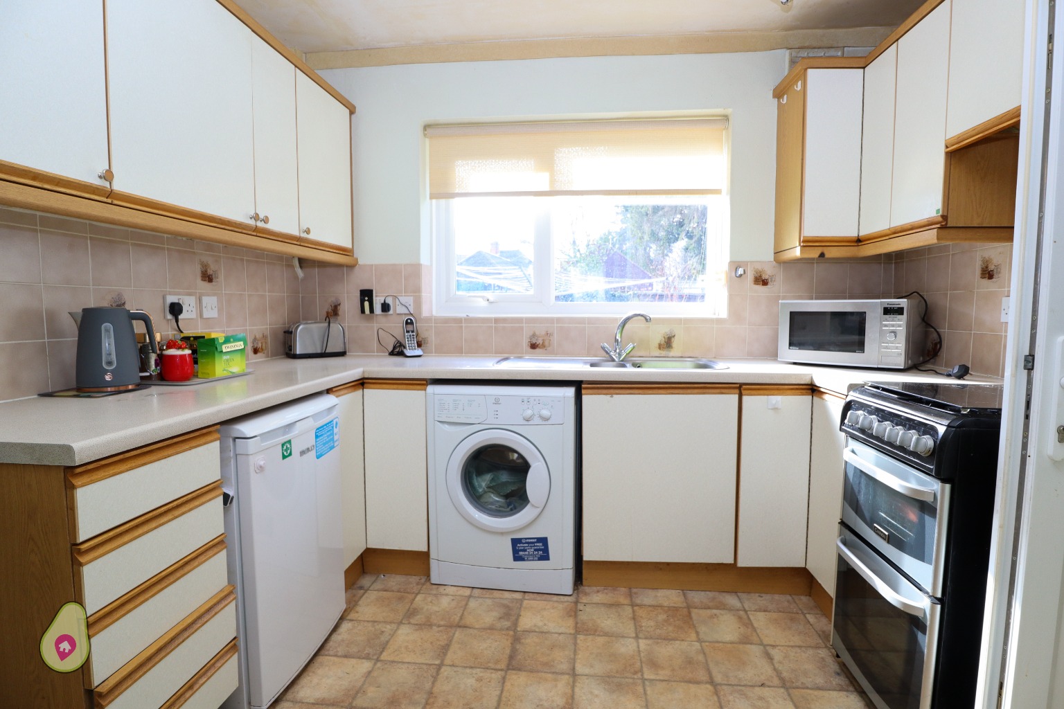 3 bed semi-detached house for sale in Weldon Close, Fleet  - Property Image 4