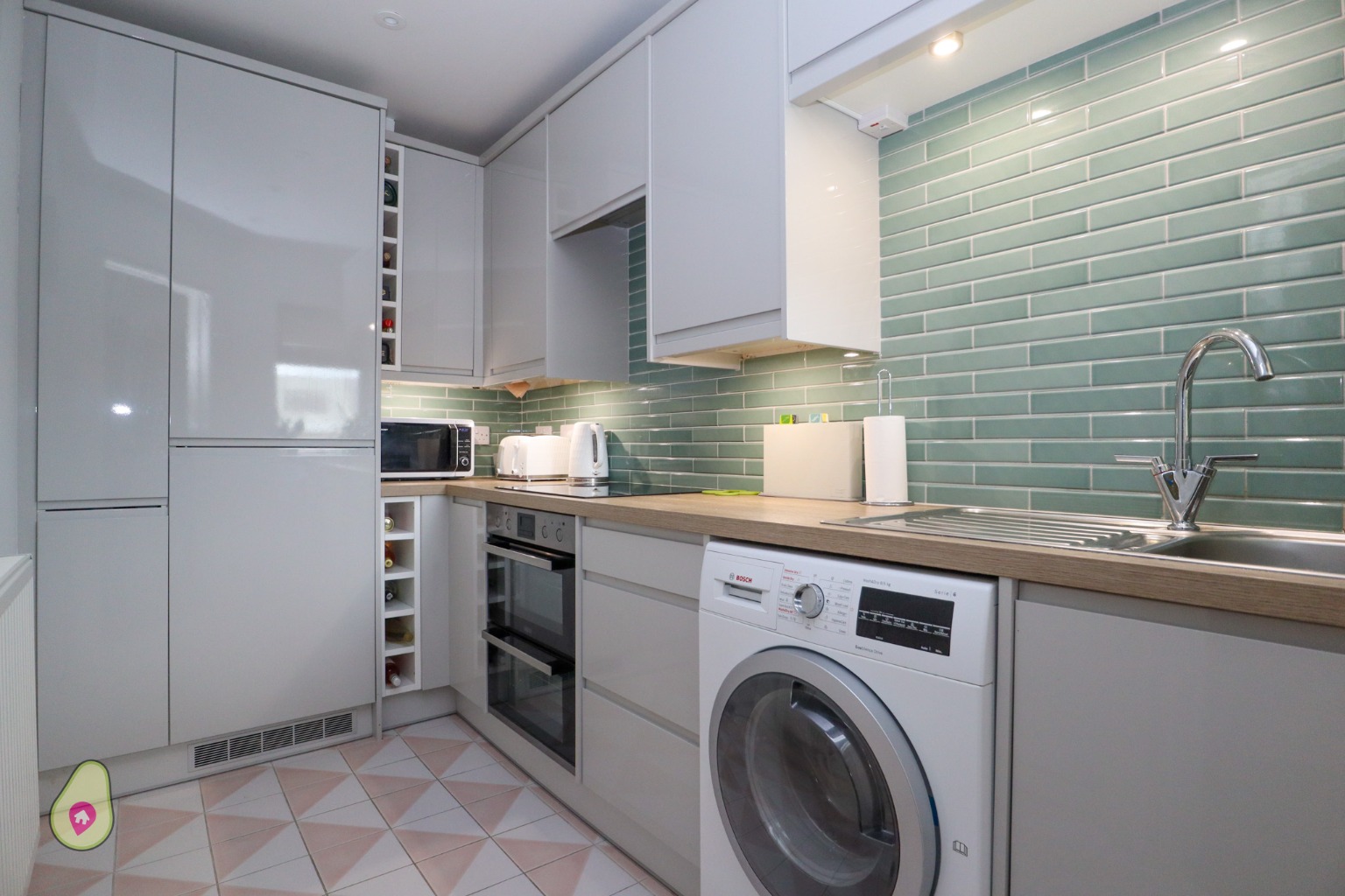 2 bed ground floor maisonette for sale in Camp Road, Farnborough  - Property Image 2
