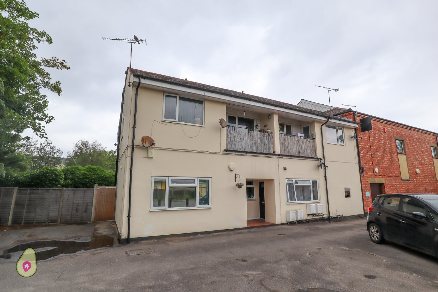 2 bed ground floor maisonette for sale in Camp Road, Farnborough - Property Image 1