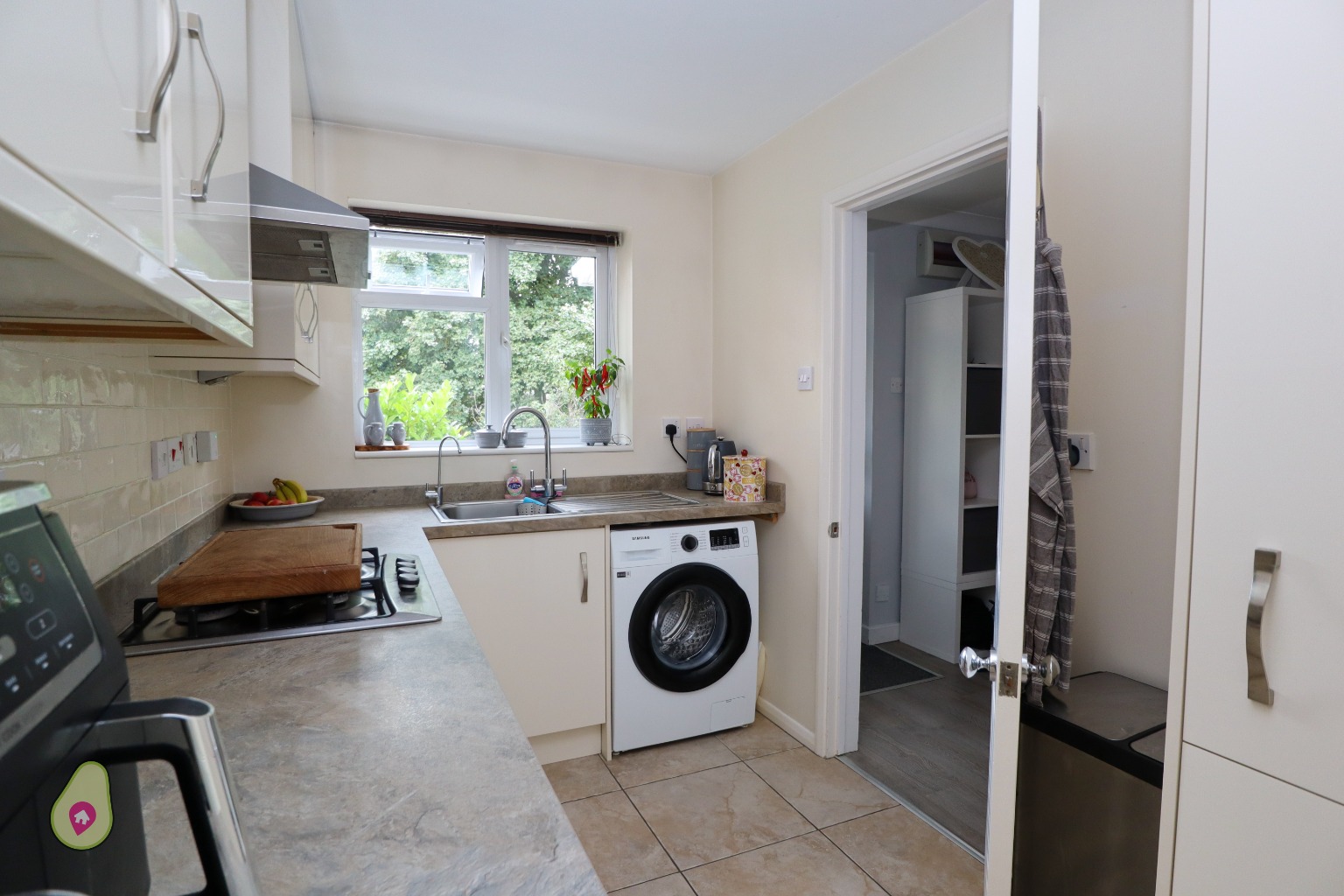 2 bed end of terrace house for sale in Netherhouse Moor, Fleet  - Property Image 4