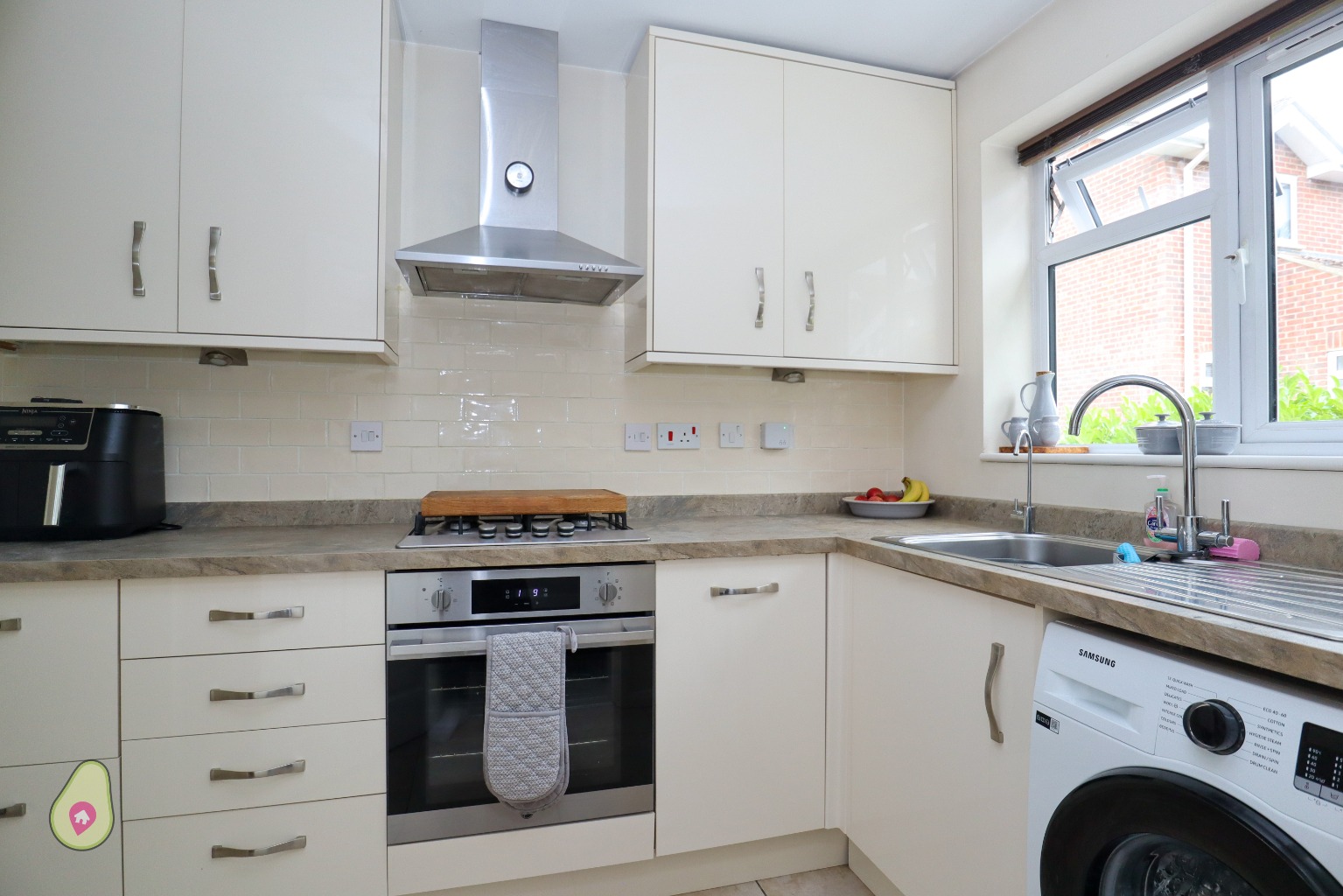 2 bed end of terrace house for sale in Netherhouse Moor, Fleet  - Property Image 5