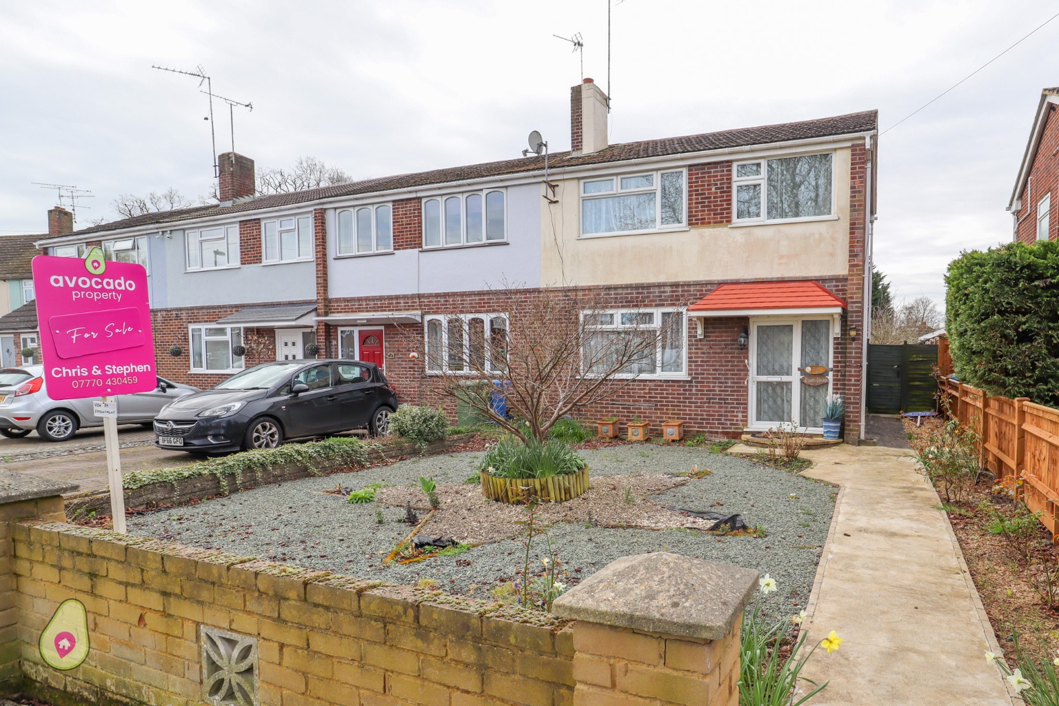 3 bed end of terrace house for sale in Cheyne Way, Farnborough  - Property Image 2
