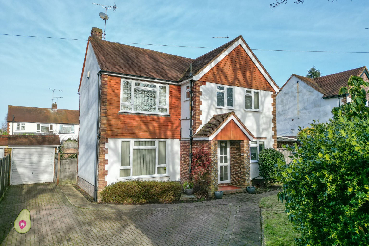 4 bed detached house for sale in Camberley (ref 565187)