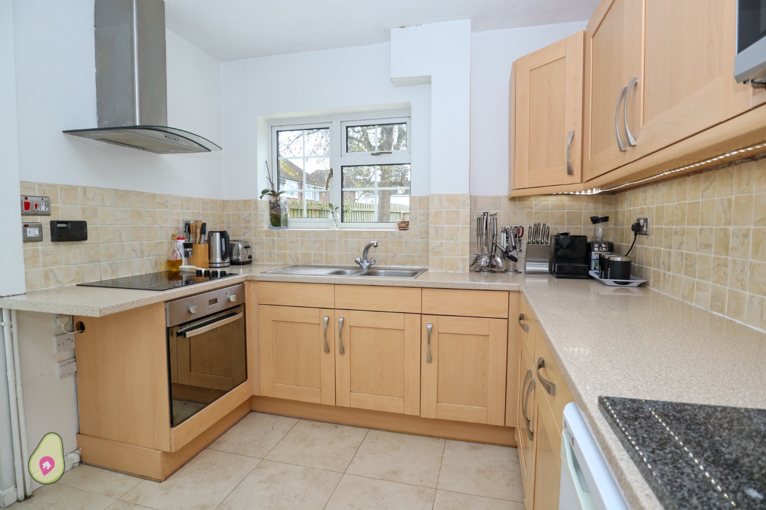 3 bed end of terrace house for sale in Woburn Avenue, Farnborough  - Property Image 7