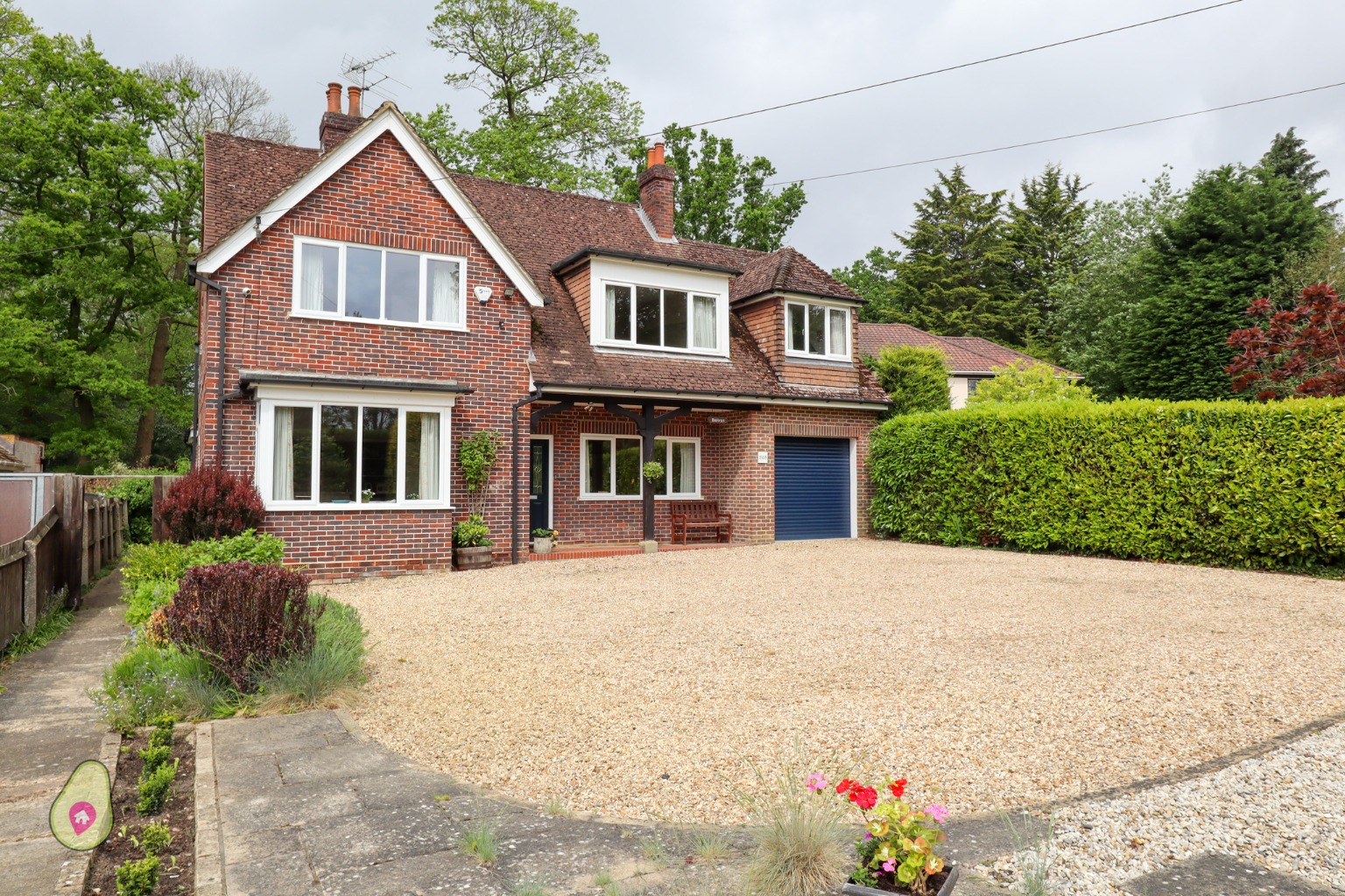 4 bed detached house for sale in Farnborough Road, Farnborough - Property Image 1