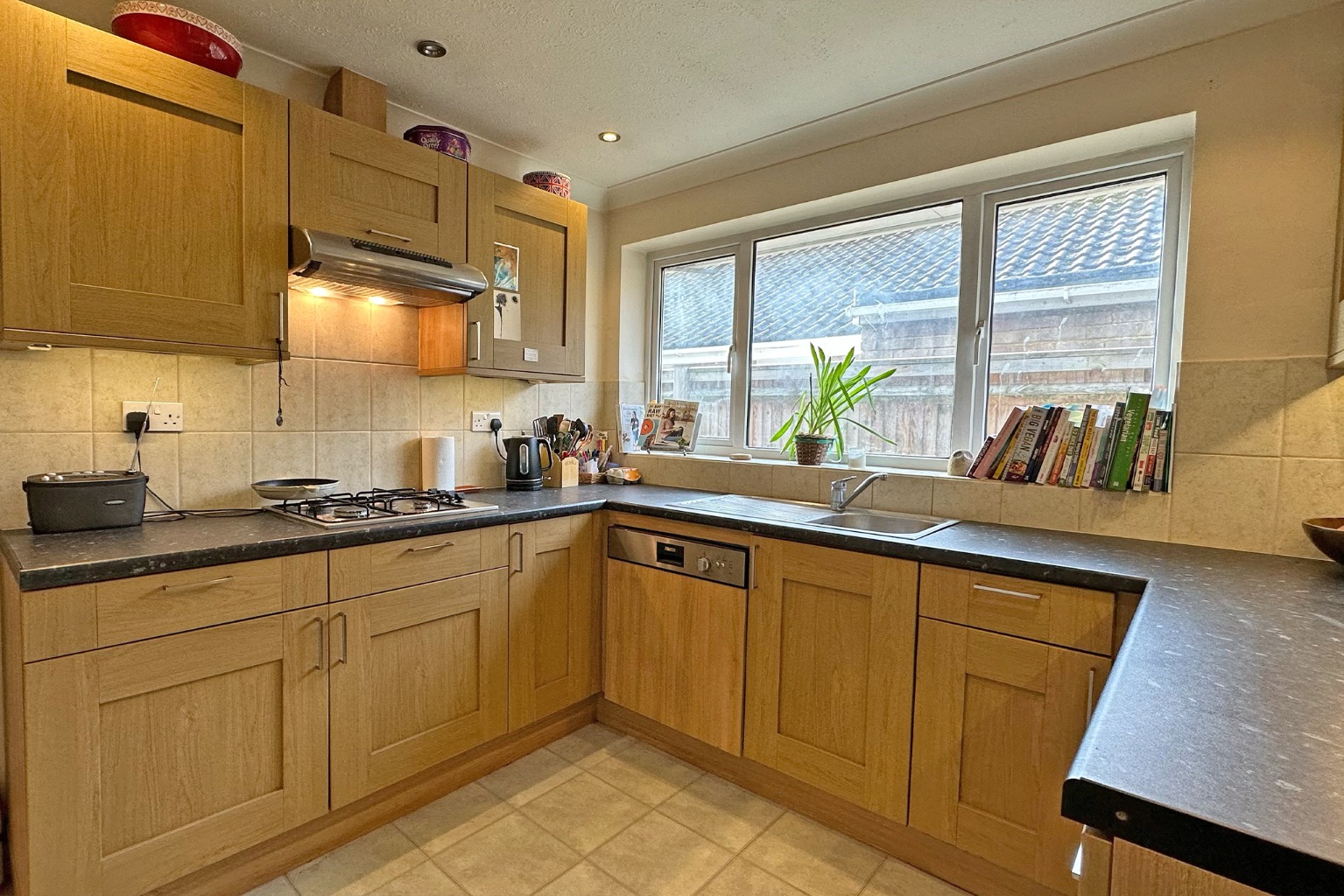 3 bed detached bungalow for sale in Lambourne Drive  - Property Image 4