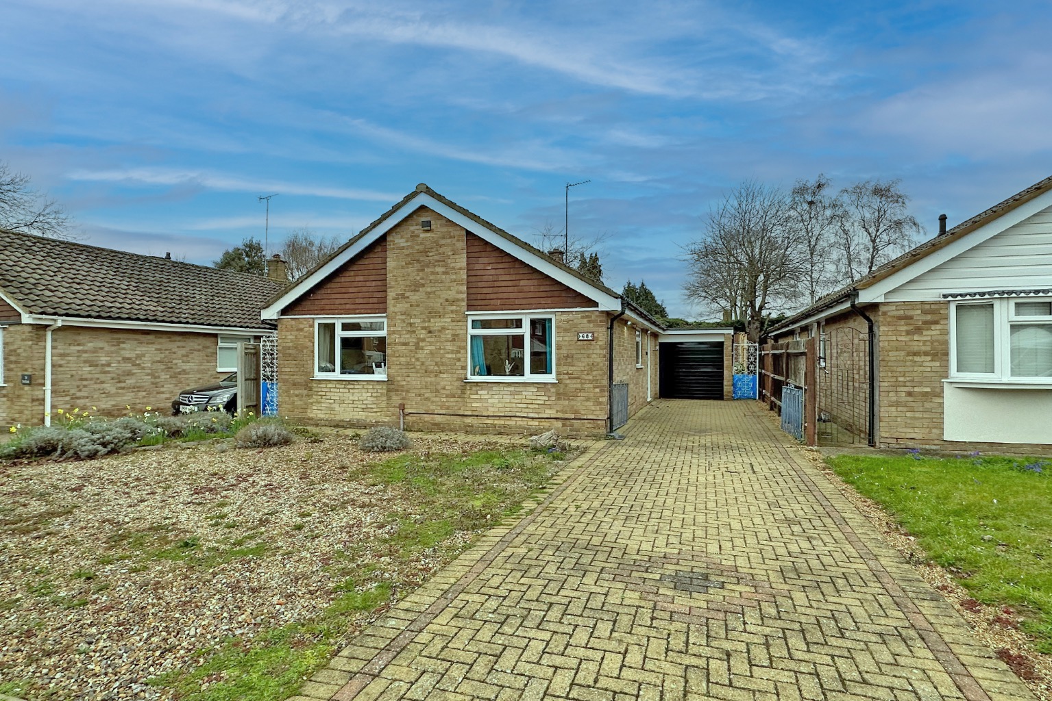 3 bed detached bungalow for sale in Lambourne Drive - Property Image 1