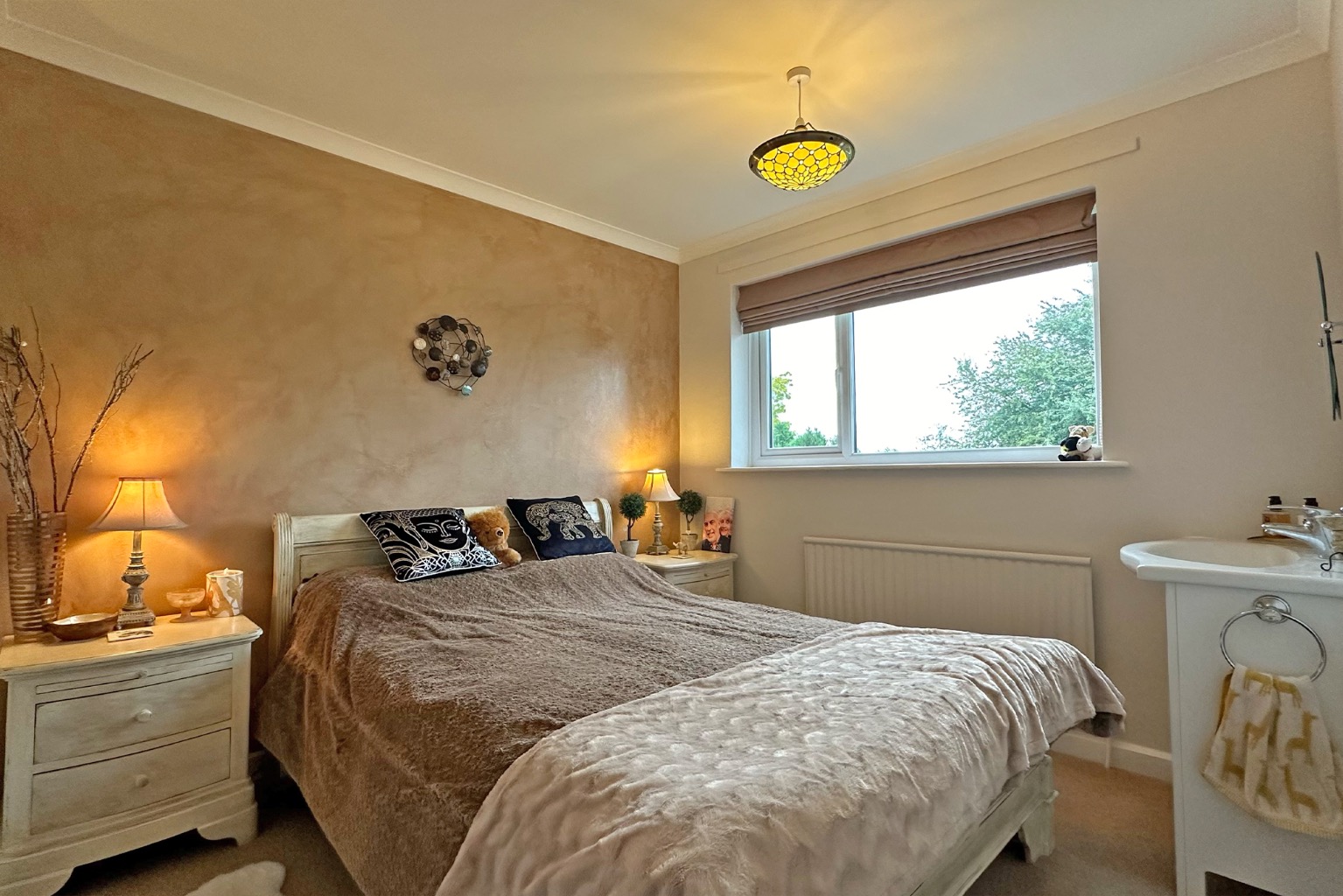 3 bed semi-detached house for sale in Winchester Drive, Maidenhead  - Property Image 9