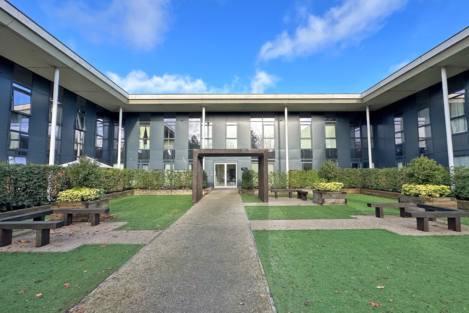 1 bed flat for sale in St. James House, Maidenhead  - Property Image 2