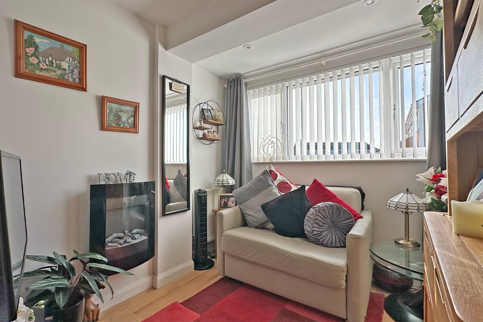 4 bed terraced house for sale in Welby Close, Maidenhead  - Property Image 5