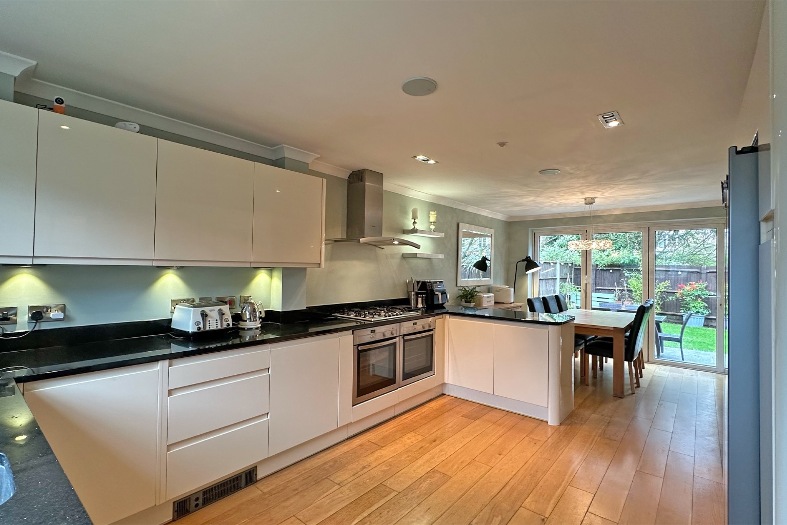 4 bed detached house for sale in Loosen Drive, Maidenhead  - Property Image 4