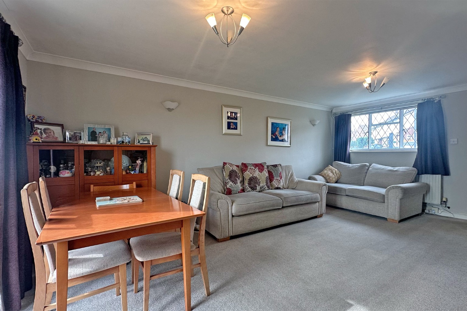 3 bed semi-detached house for sale in Edinburgh Road, Maidenhead  - Property Image 4