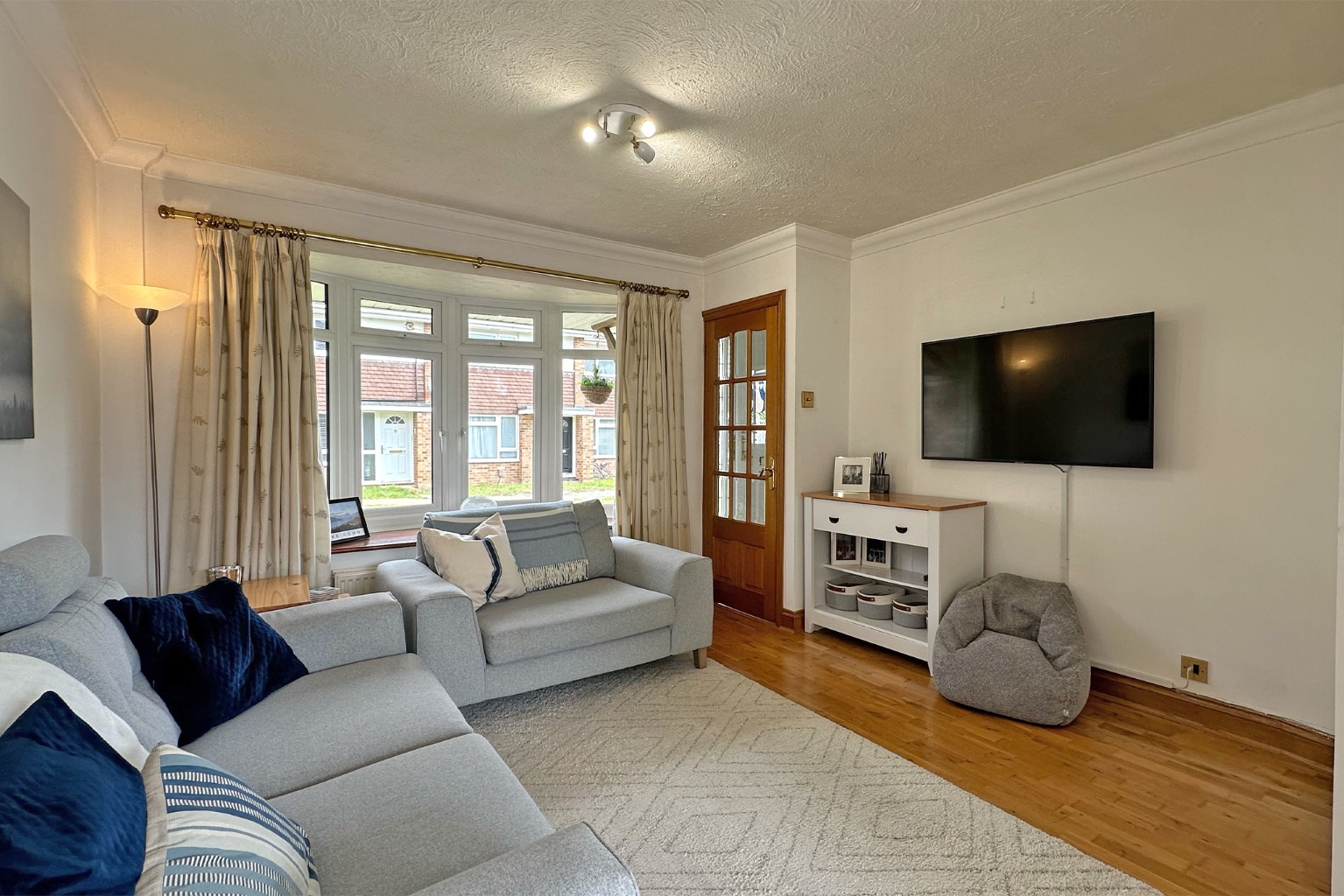 2 bed terraced house for sale in Hambleden Walk, Maidenhead  - Property Image 3
