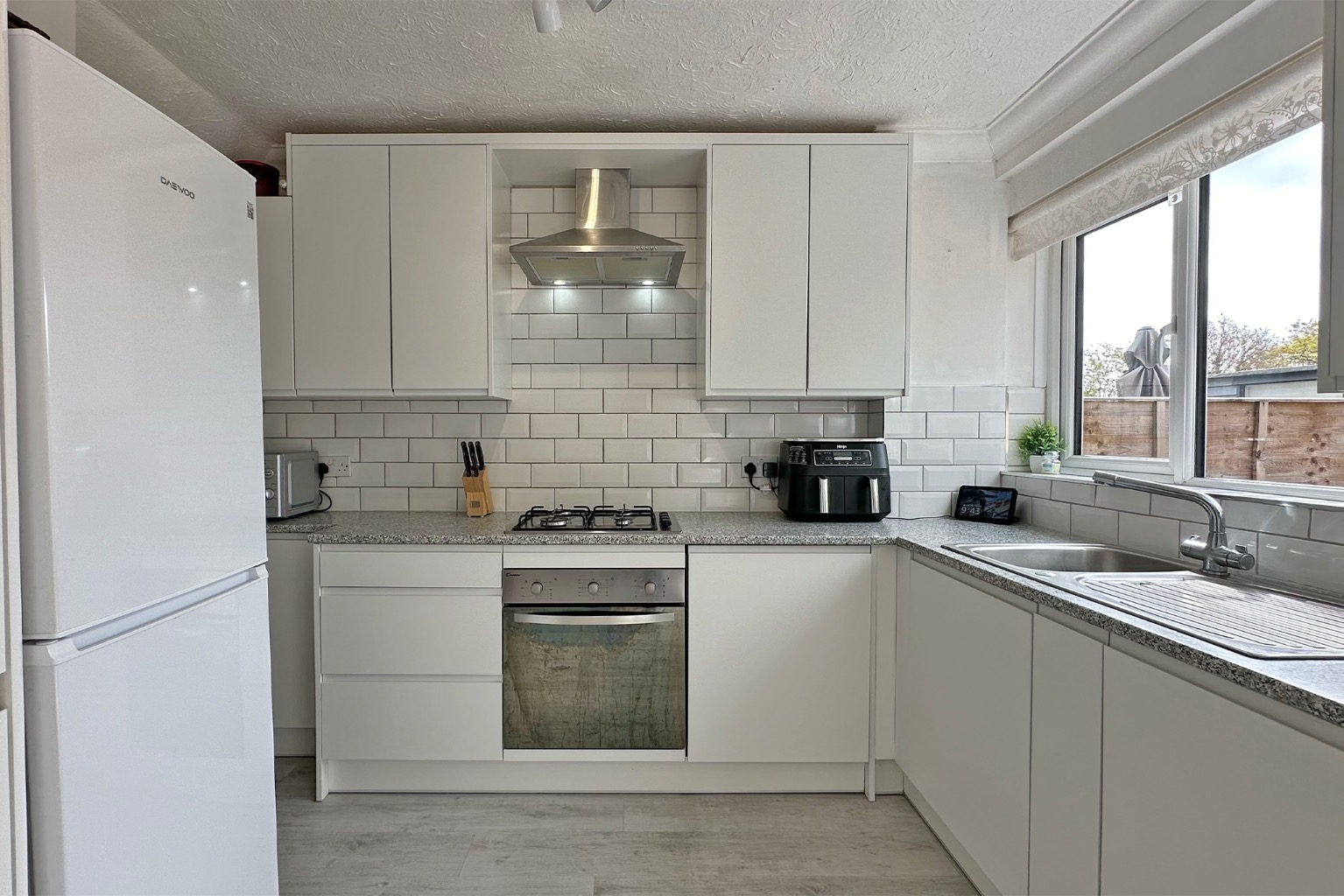 2 bed terraced house for sale in Hambleden Walk, Maidenhead  - Property Image 7