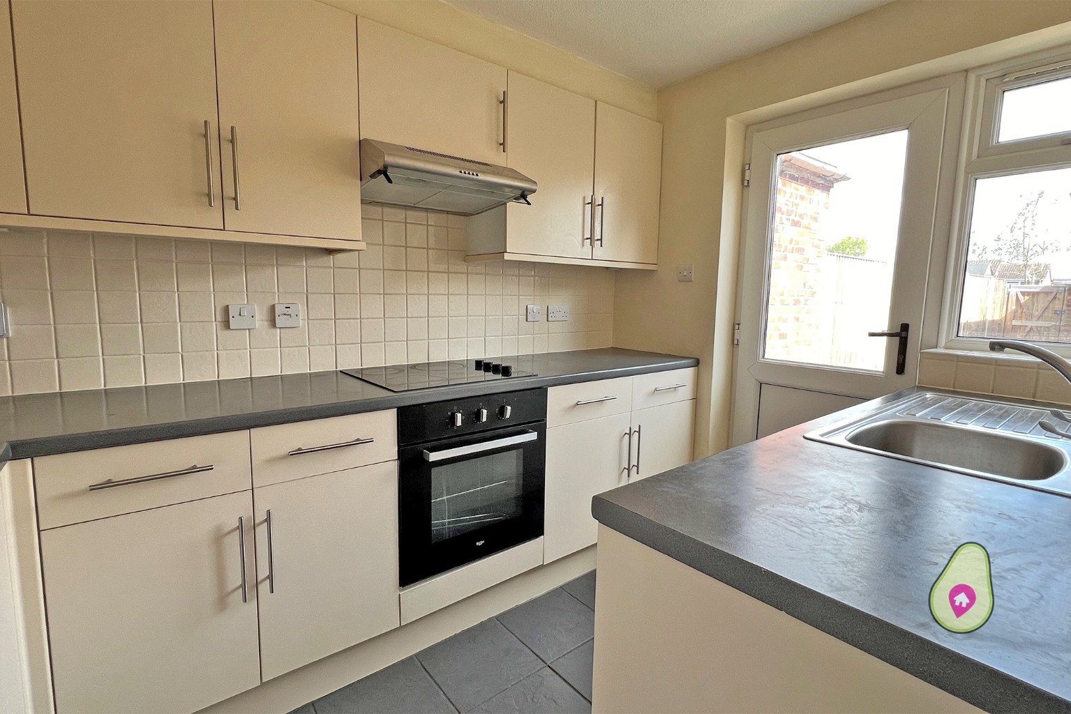 3 bed terraced house for sale in Somerset Walk, Reading  - Property Image 5