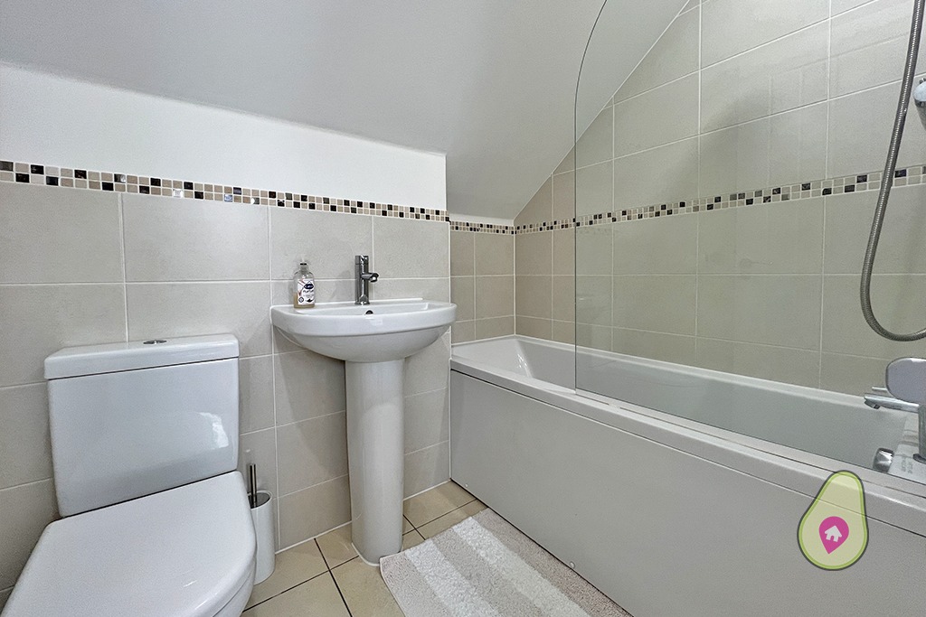 3 bed end of terrace house for sale in Arbor Close, Wokingham  - Property Image 9