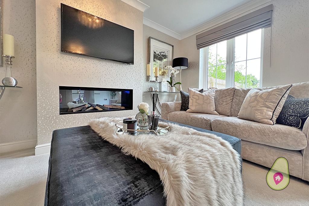 3 bed end of terrace house for sale in Arbor Close, Wokingham  - Property Image 3