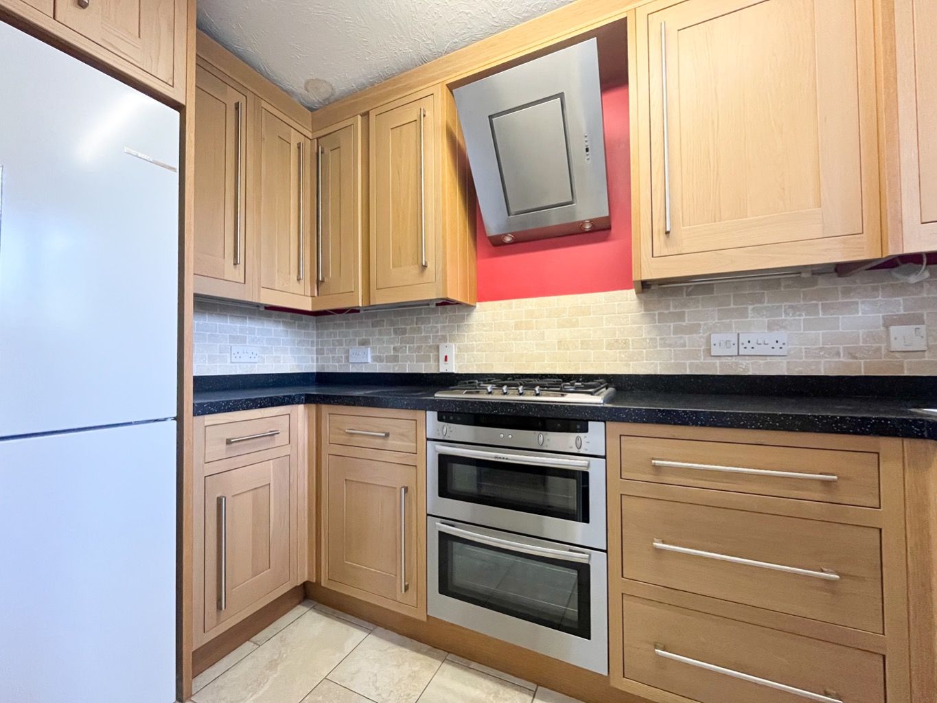 2 bed terraced house to rent in Chalkdown, Stevenage  - Property Image 2